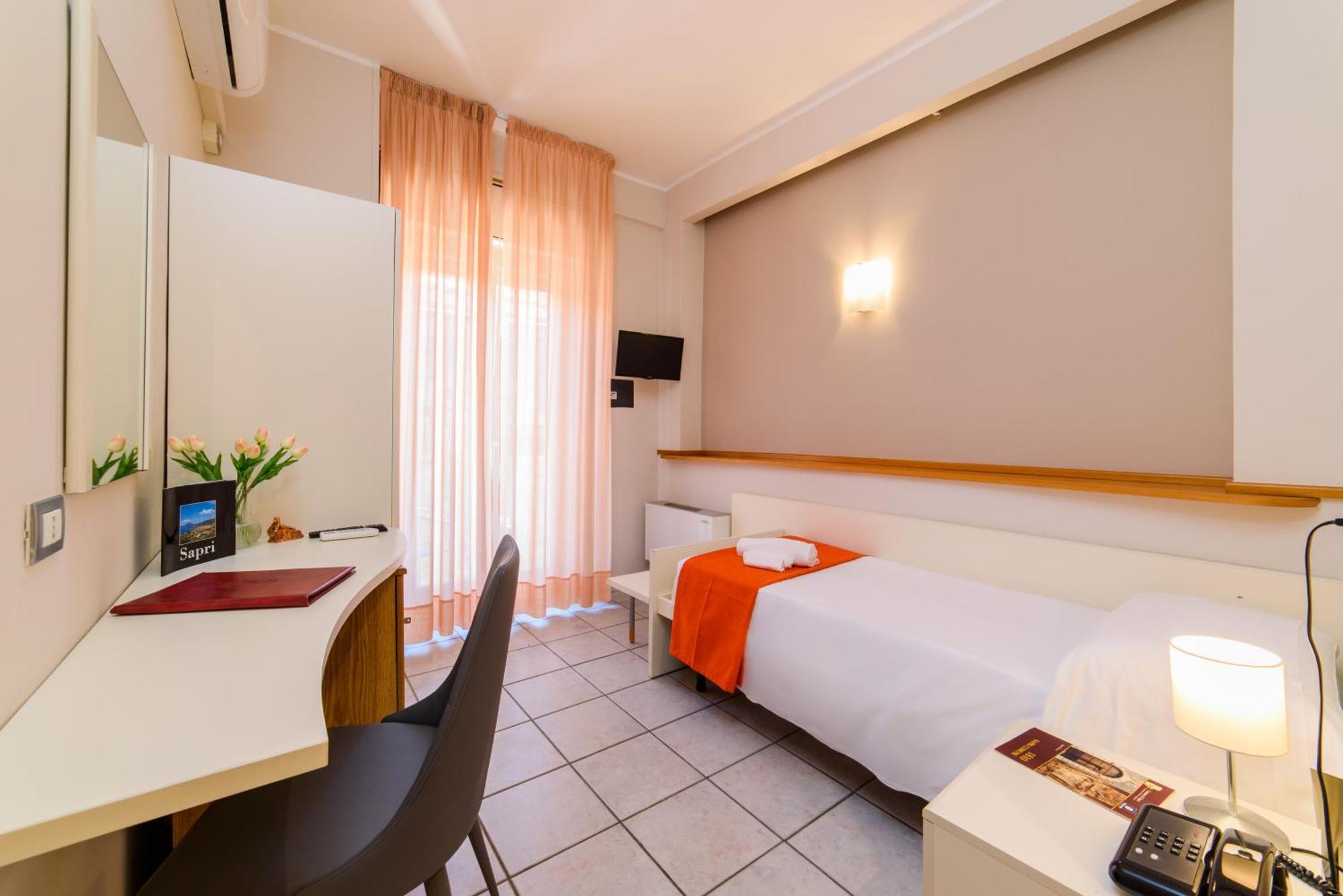 Hotel Tirreno Сапри Экстерьер фото
