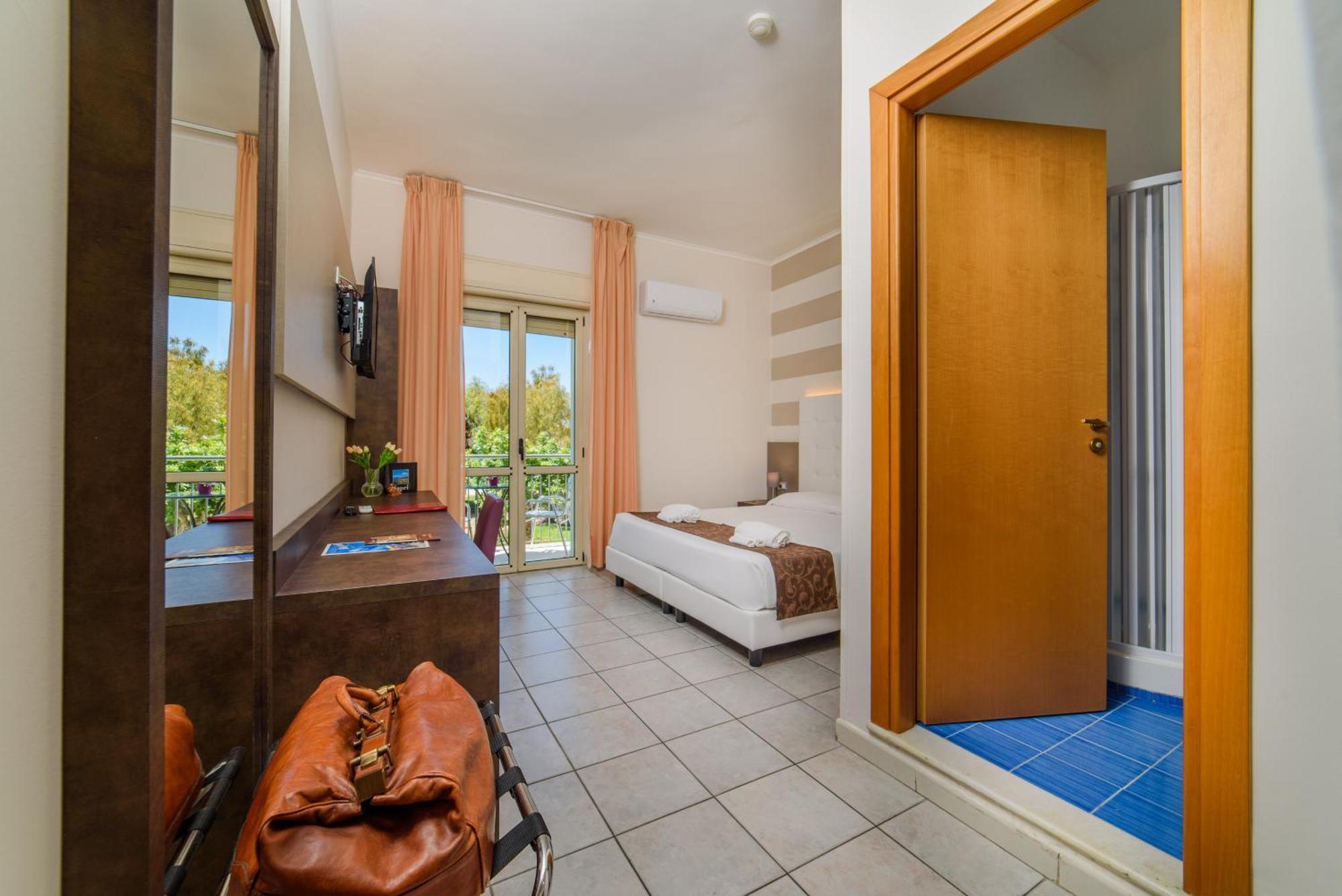 Hotel Tirreno Сапри Экстерьер фото